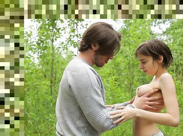 Млади ( 18 + )