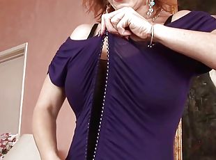 MATURE 4 LOVER - GRANNY BOUNCES PUSSY ON A HUGE COCK ON THE