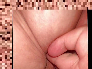 My plump hairy pussy gets licked by bbws again until I cum - who can do it better
