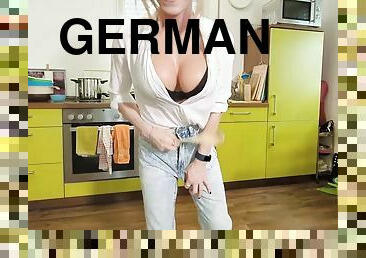 You were a bad boy! As a punishment, punch yourself while jerking off! JOI CBT GERMAN