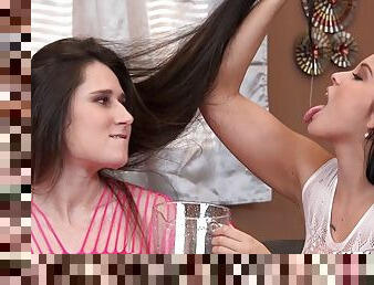 Pee play lesbians Jennifer Mendes and Lara Fox share a double ended dildo