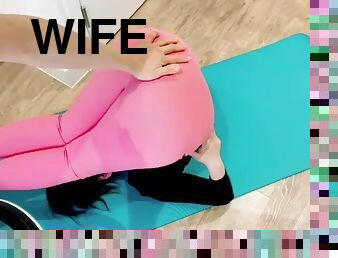 The wife said goodbye to going to yoga with her husband and was even fucked by her coach