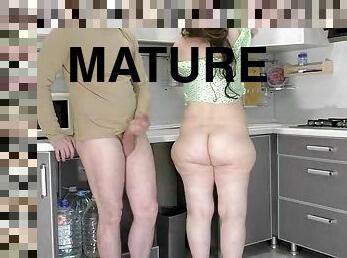 Mature MILF gave blowjob and had anal sex in the kitchen when her big ass was fucked