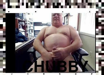 CHUBBY DADDY MASTURBATES ON CAM THEN EATS HIS CUM UP