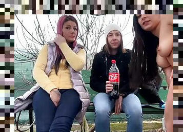Kinky slut outdoor webcam show