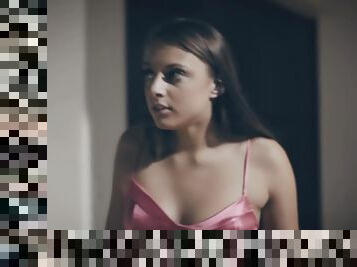 დიდ-ფანჩრიანი, ბებერი, თინეიჯერი, ახალგაზრდა-18, ასაკში-შესული, ბებერი-და-აზალგაზრდა