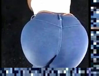 Thick ass yellowbone in jeans