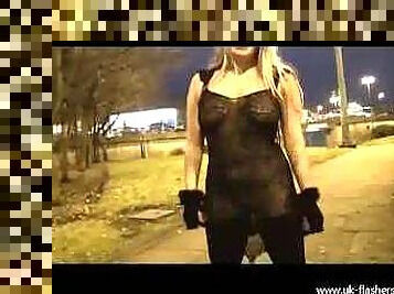 Amateur exhibitionist flashing and playing with her pussy at night outdoors