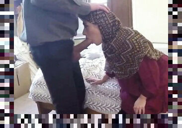 une fille arabe qui baise avec un euroupeen 