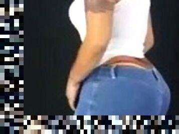 Thick ass yellowbone in jeans