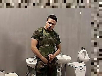 Armata, Gay, Militar