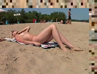 Nudist, Plaja