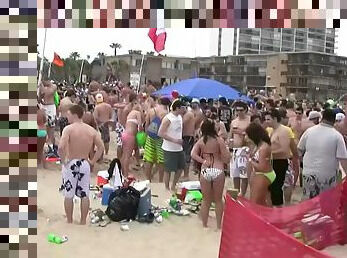 Beer + Babes + Bikinis = Fun Times! - DreamGirls
