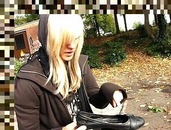 Marinka_I_walk_in_my_spitted_ballerina_flats