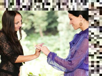 Masturbare (Masturbation), Pasarica, Lesbiana, Milf, Jucarie, Bruneta, Erotic, Piciore