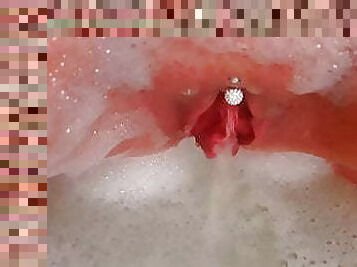 REAL MILF PISS IN BATHTUB LABIA HUGE TITS PISSPLAY AMATEUR