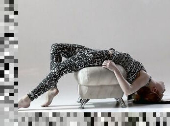 Russian flexible teen Rita Mochalkina does the splits and shows yummy snatch