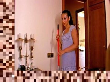 Maid helps her boss get off