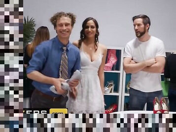 brazzers - Desiree Dulce gets her feet and pussy worshiped