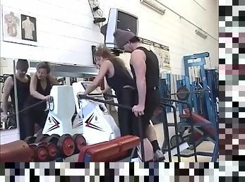 Edwige sodo a la gym