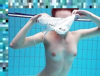 Blonde babe naked underwater Diana Zelenkina