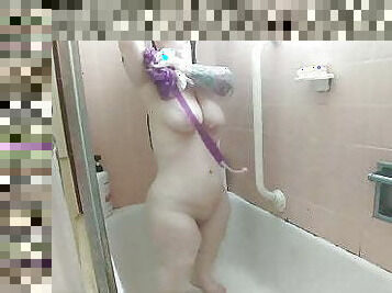 Midget under shower