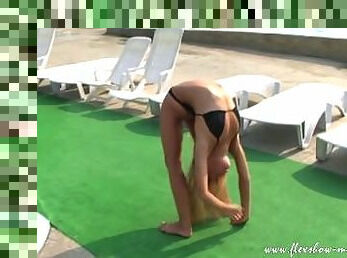 Alesya Laverycheva Contortionist - Amazing flexible gymnast girl